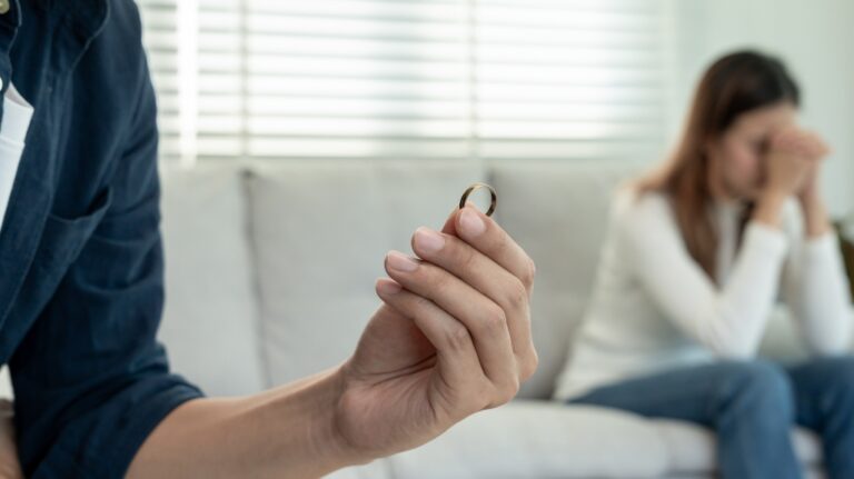 husband and wife remove married ring