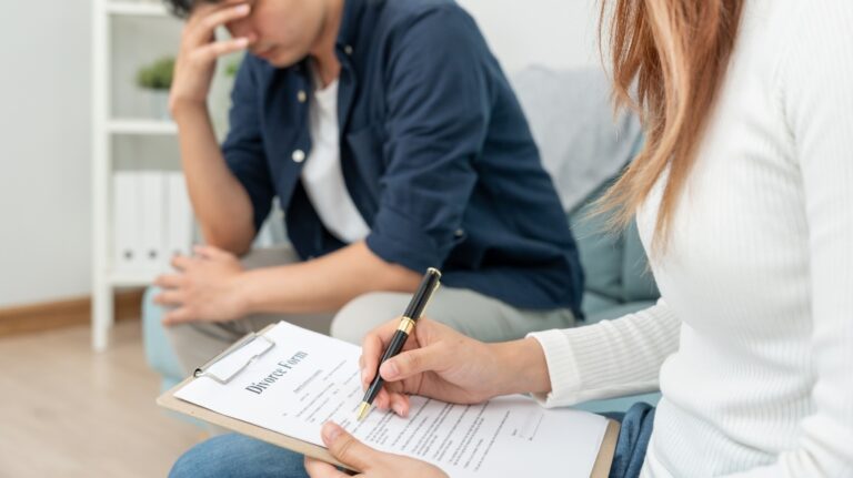 Woman review and sign Divorce form